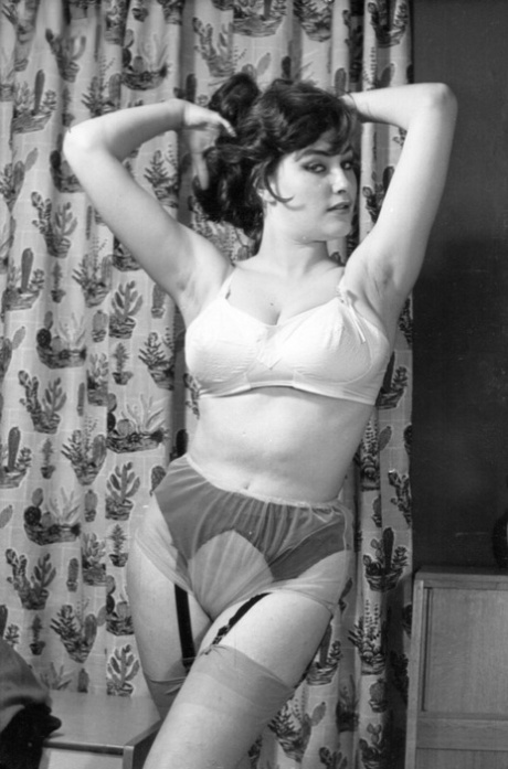 Busty vintage MILF models with big nipples showing off their hot wares