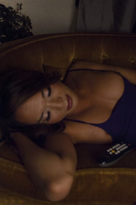 Hot shemale Jessica Fox & a muscular guy have anal sex with each other