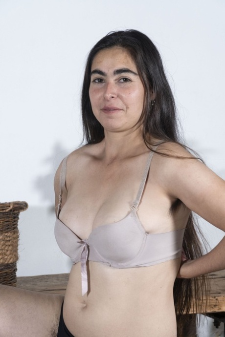Amateur honey Paris exposes her big ass, hairy armpits and twat in a solo