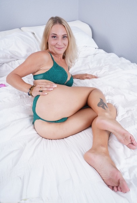All Over 30 featuring Ally Wild XXX Porn Pics